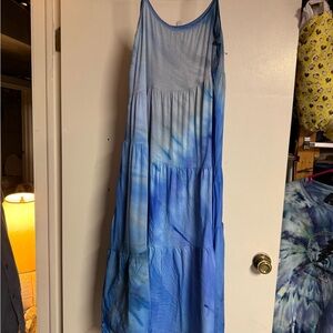Elegant Blue Tie-Dye Maxi Dress